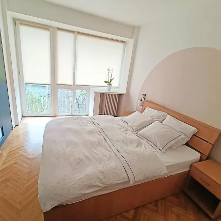 Bright Loft With Athenaeum View * Bucharest